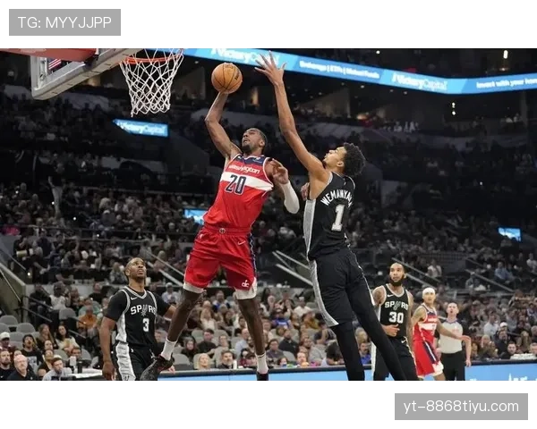 沃尔无球跑动减少，持球主导进攻改变奇才战术结构