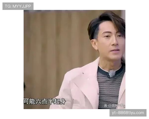 苏亚雷斯训练完回家吃晚饭，餐桌上摆着三块牛排、一整条烤鱼，还有一盘生菜——他只碰了生菜