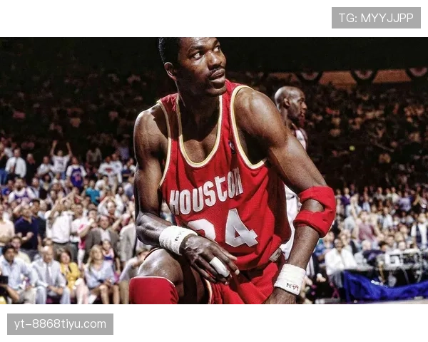 奥拉朱旺低位单打效率碾压同位置，防守影响力重塑中锋标杆