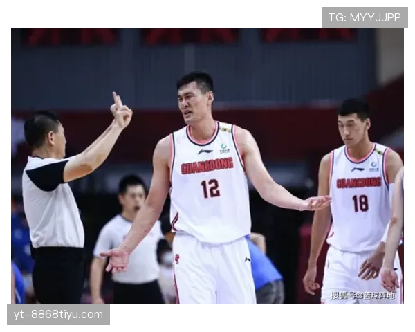 封盖犯规判定标准解析：如何区分合法防守与打手犯规？